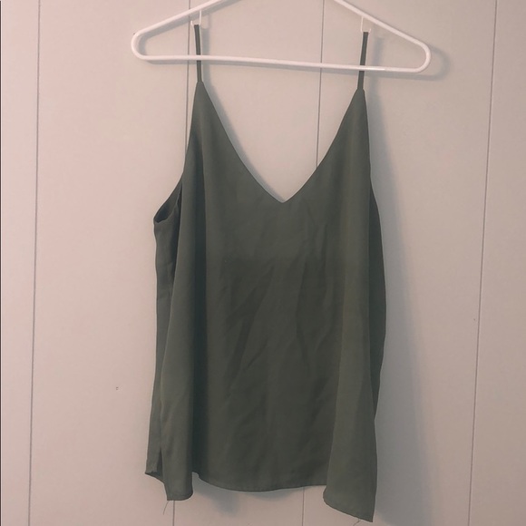 Lily White V-neck Chiffon Tank - Picture 3 of 3